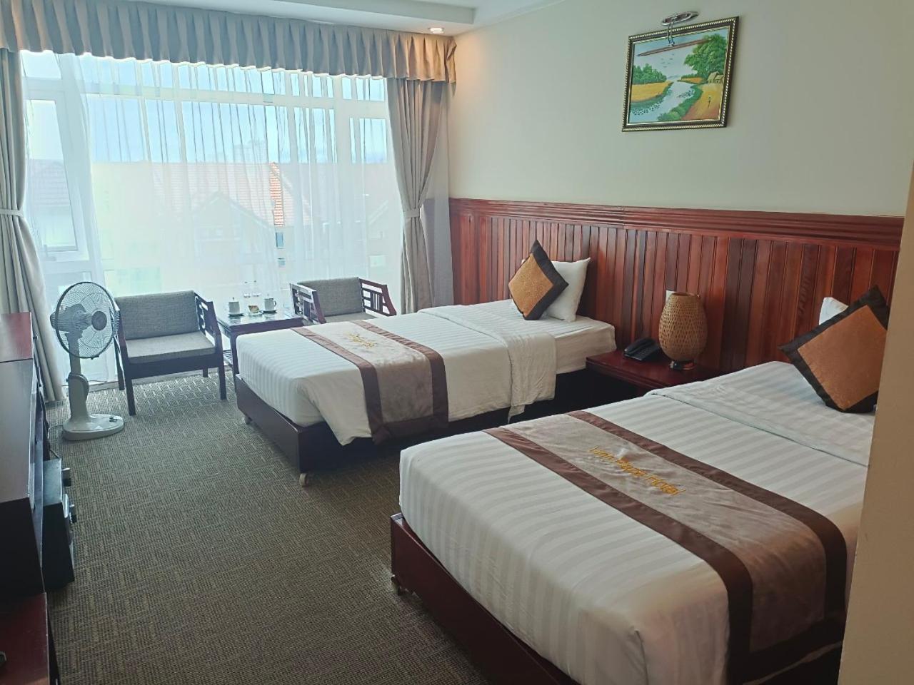 Vinh Plaza Hotel Esterno foto