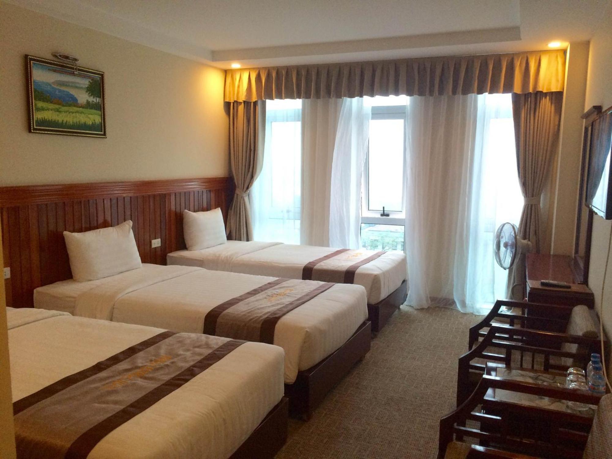 Vinh Plaza Hotel Esterno foto