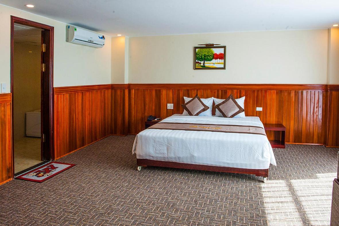 Vinh Plaza Hotel Esterno foto