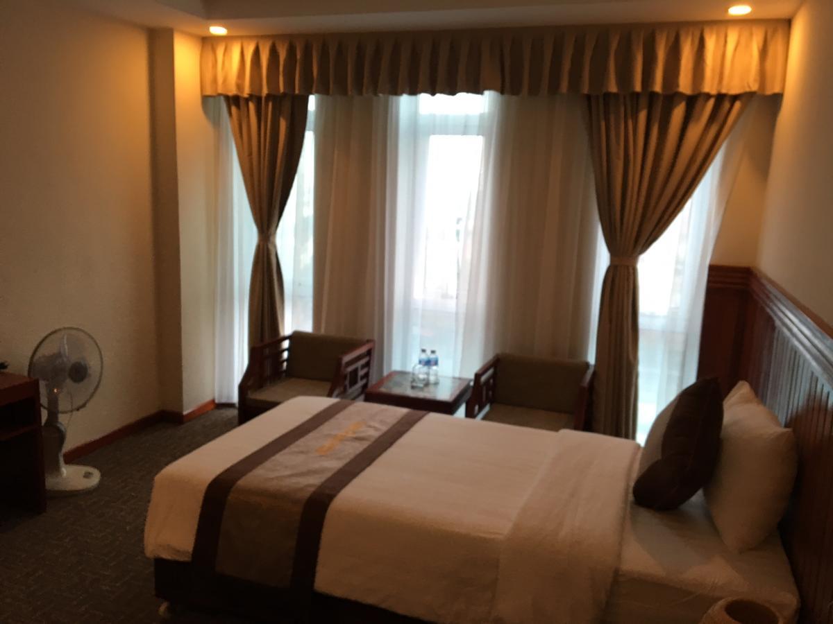 Vinh Plaza Hotel Esterno foto