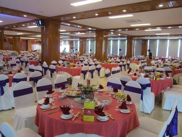 Vinh Plaza Hotel Esterno foto