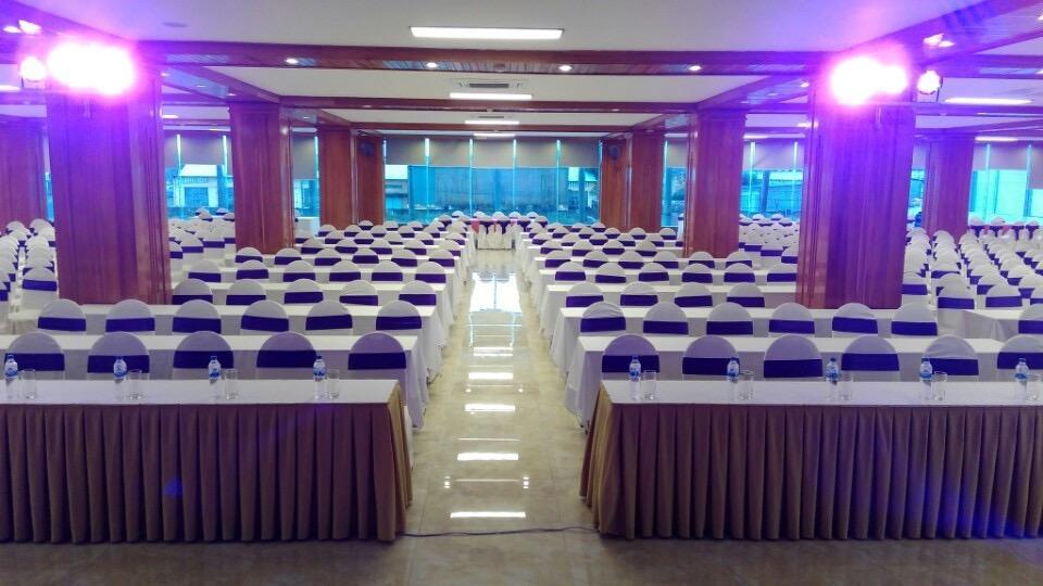 Vinh Plaza Hotel Esterno foto