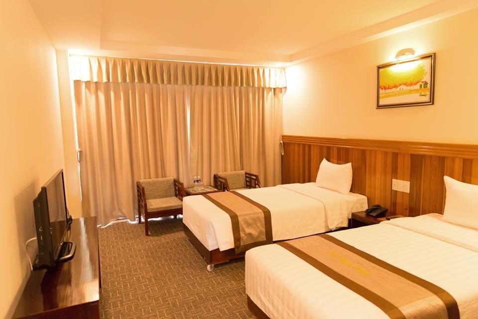 Vinh Plaza Hotel Esterno foto