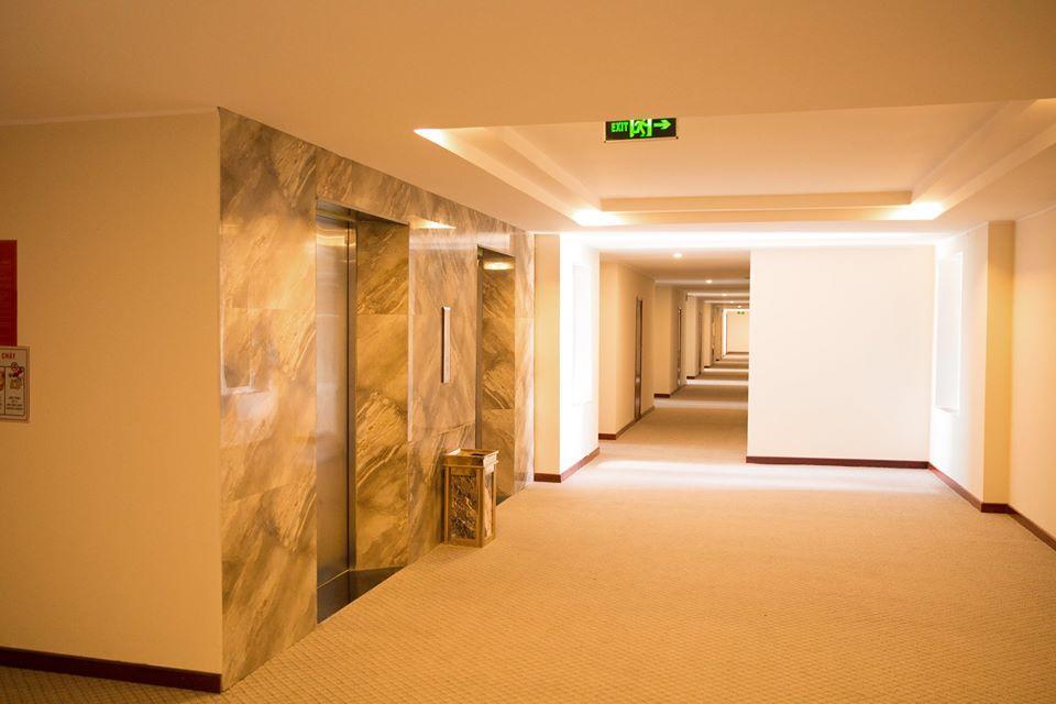 Vinh Plaza Hotel Esterno foto