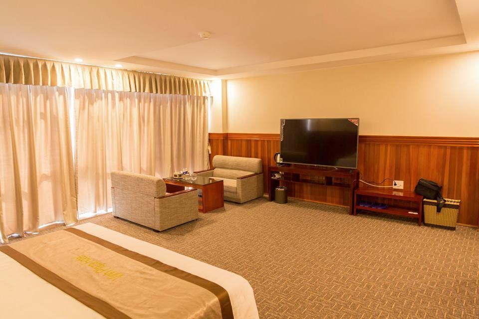 Vinh Plaza Hotel Esterno foto